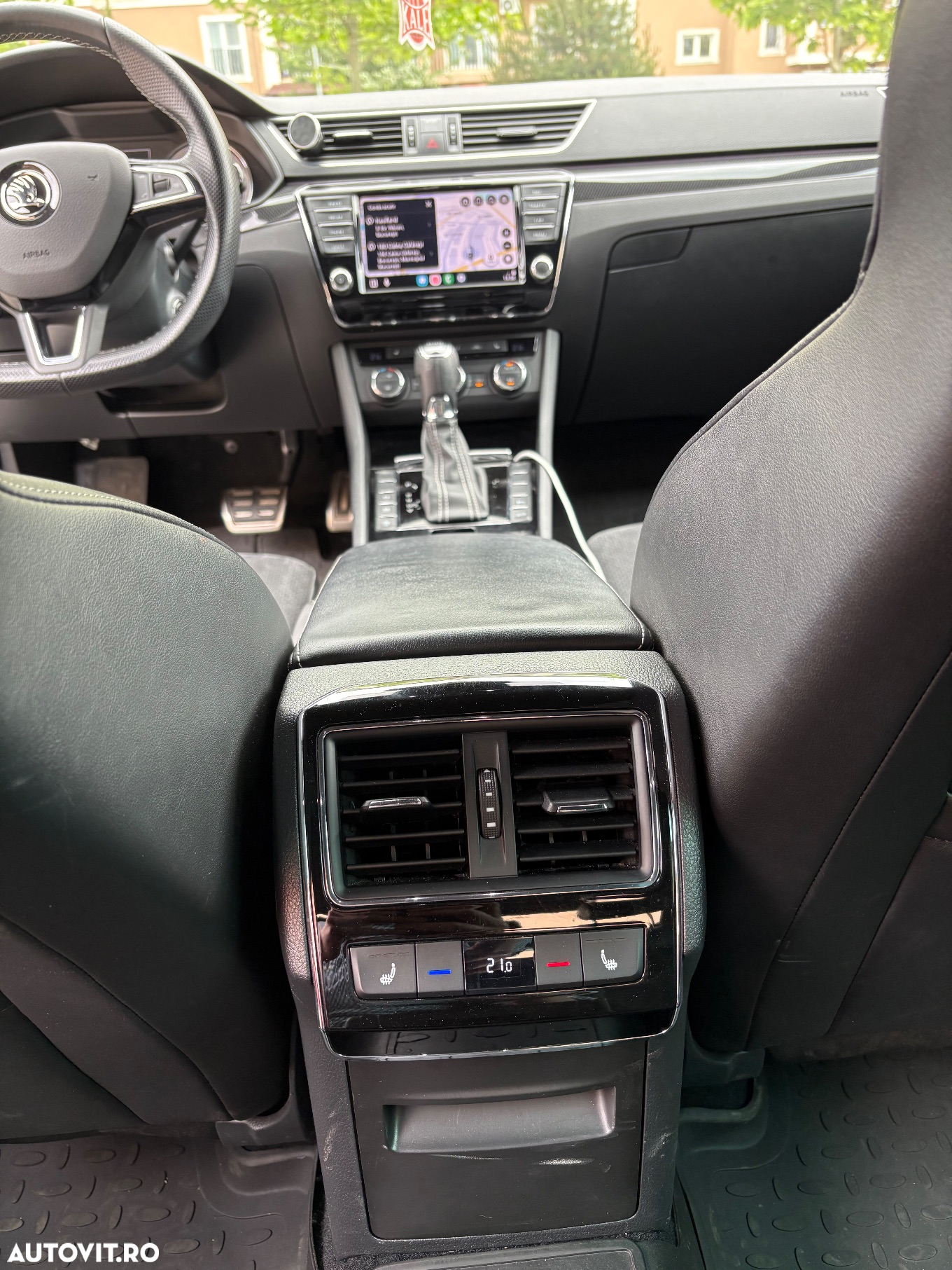 Skoda Superb 2.0 TDI DSG Sportline - 7