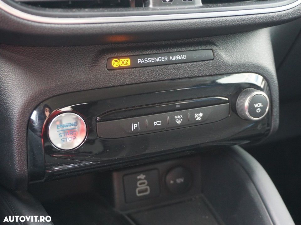 Ford Kuga - 11