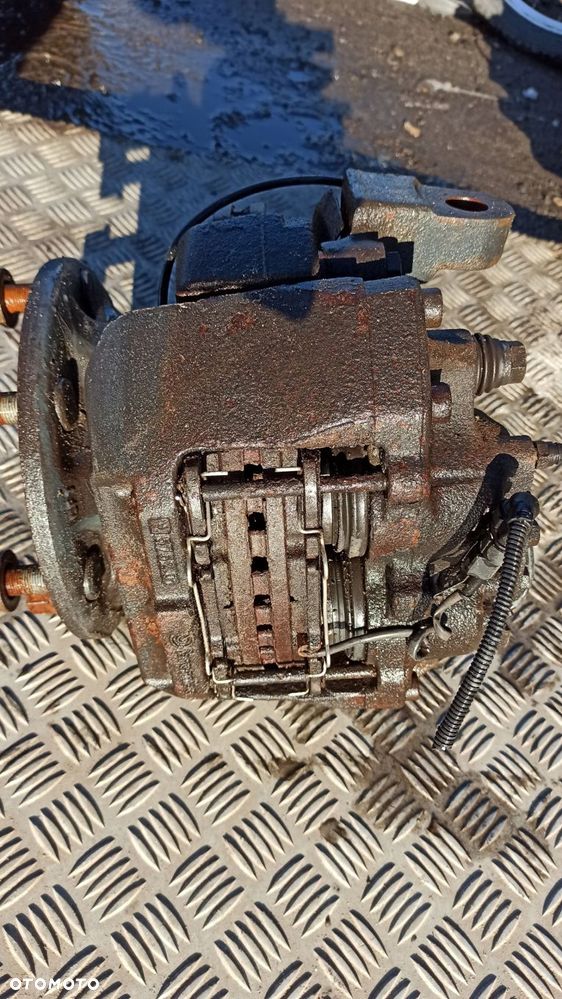 zwrotnica lewa przód iveco 65c 70c bliźniak 11+ - 2