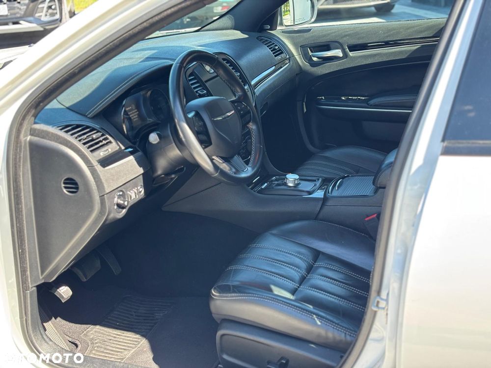 Chrysler 300s - 14
