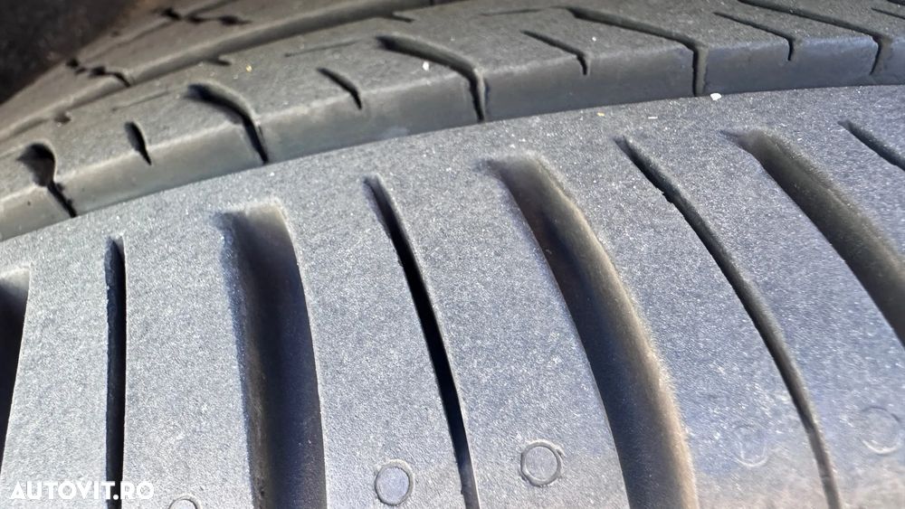 Mercedes-Benz E 300 Aut. - 26