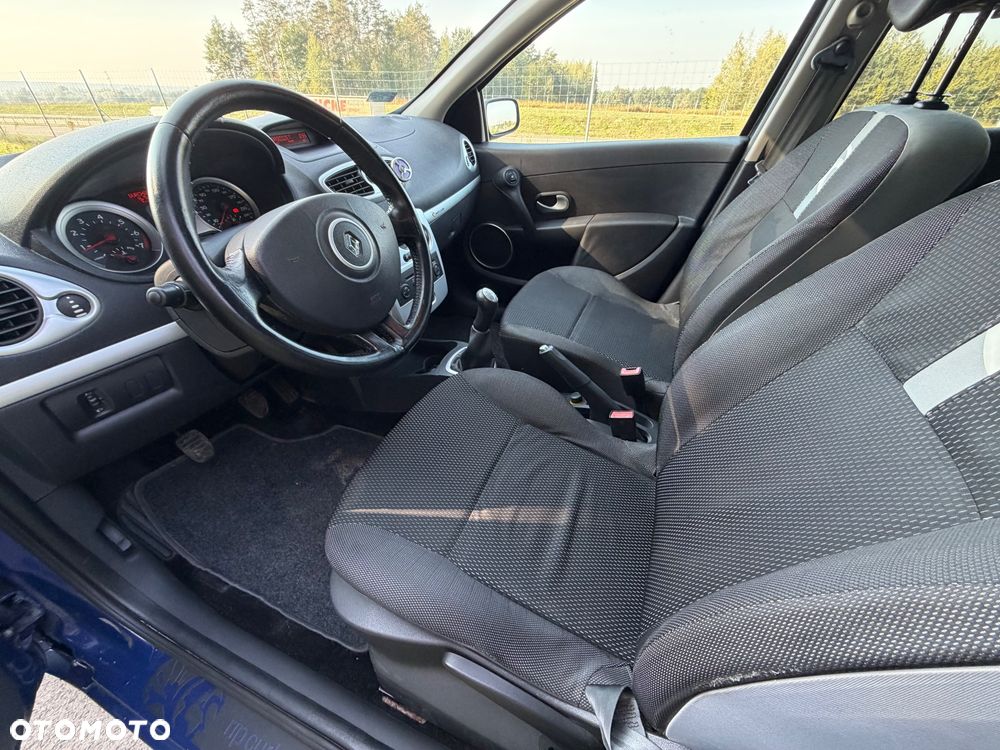 Renault Clio - 16