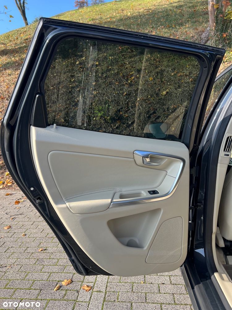 Volvo XC 60 D4 AWD Summum - 22