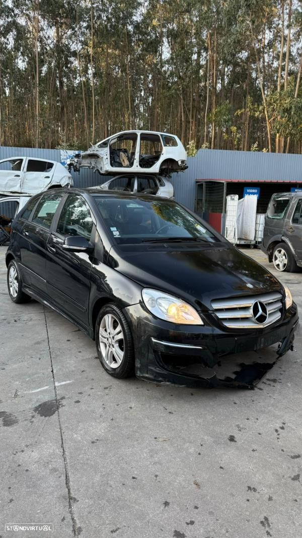 Para Peças Mercedes-Benz B-Class (W245) - 2