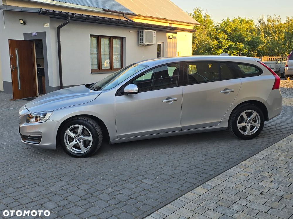 Volvo V60 D4 Momentum - 4