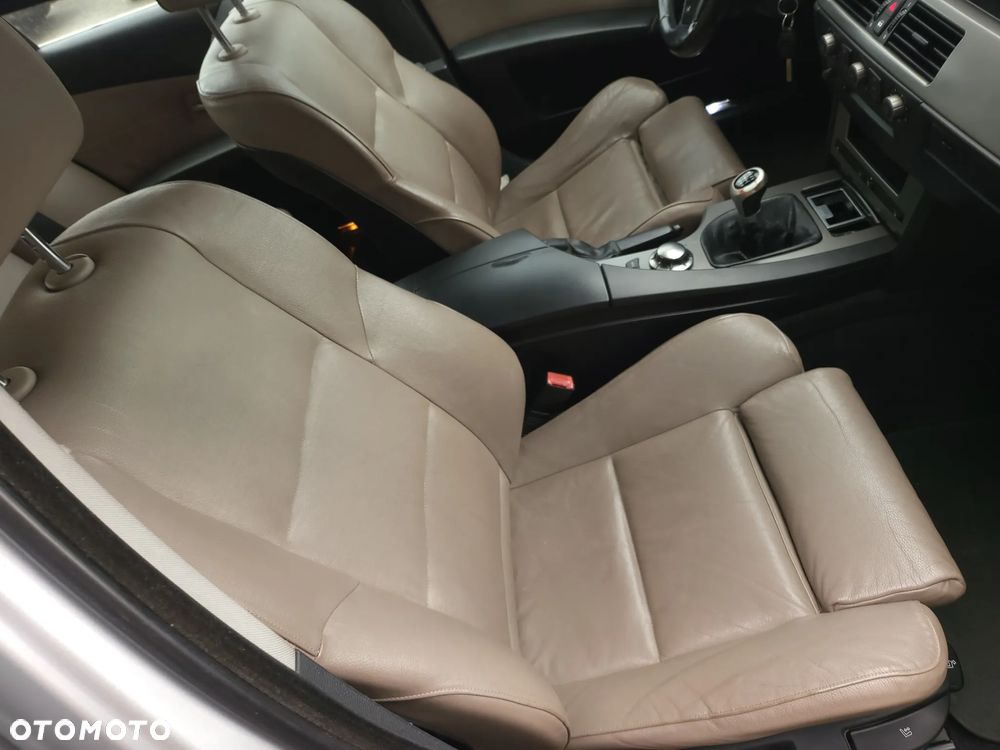 BMW Seria 5 520i - 27