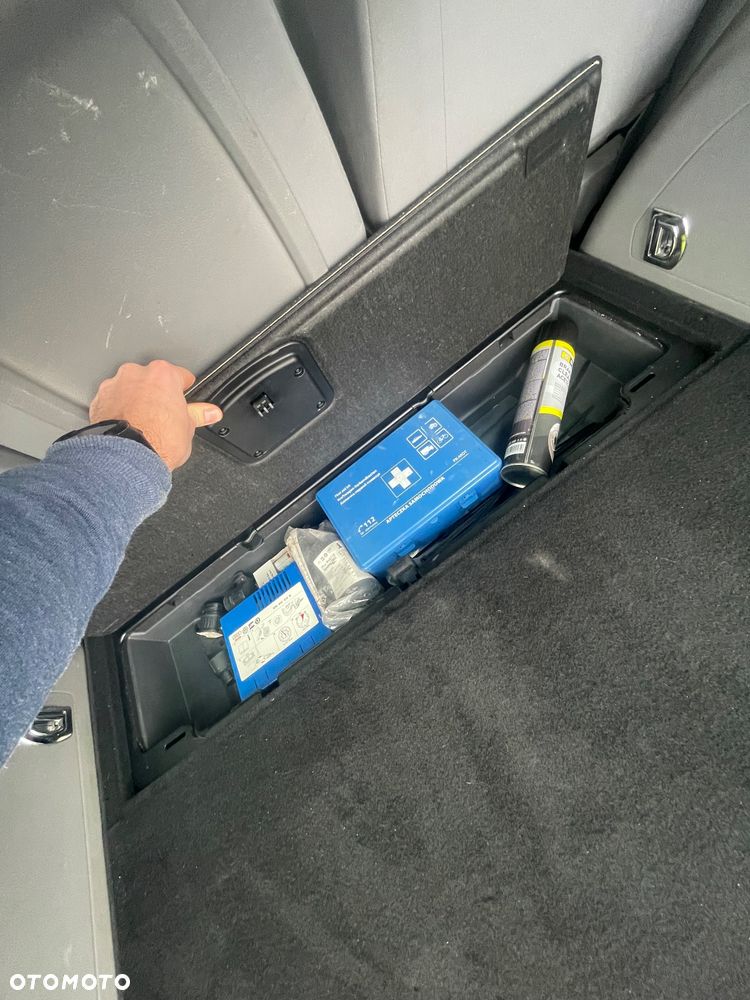 Volkswagen Touran - 16