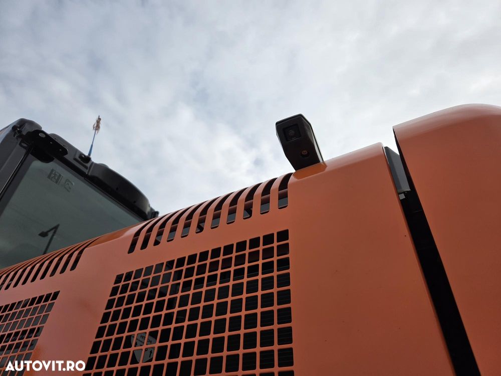 Hitachi PE ROTI, 20t, Cupa NOUA 1,2mc, 2022, 4.565h, LAMA NIVELARE si CALE, inst picon pe brate, consum mediu 7 litri pe ora, Ad sapare 6m, ridica 7 tone, latime 2,49m, Inst picon, camera spate, camere laterale, ULTIMA GENERATIE seria 7,  PROMOTIE-116.900Eur - 25