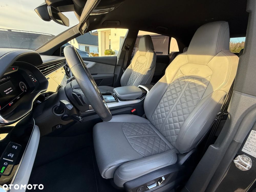 Audi SQ8 - 12