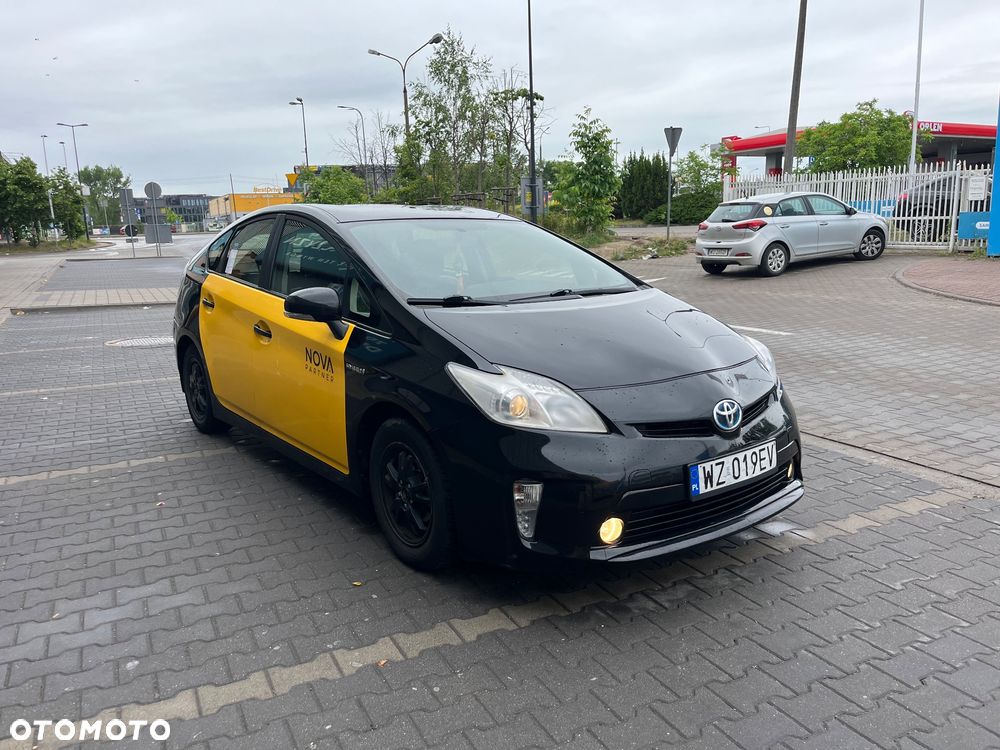 Toyota Prius 1.8 HSD Active - 17