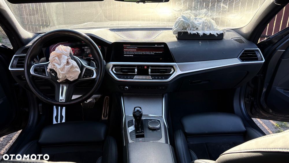 BMW Seria 3 330i M Sport - 13