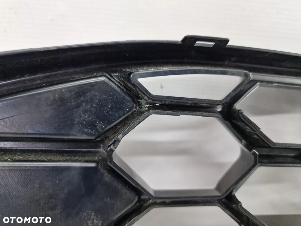 FORD FIESTA MK8 LIFT ST-LINE 21- ATRAPA / GRILL PRZEDNI PRZÓD , NR N1BB-8200-D6 , NR AUKCJI GL543 - 15