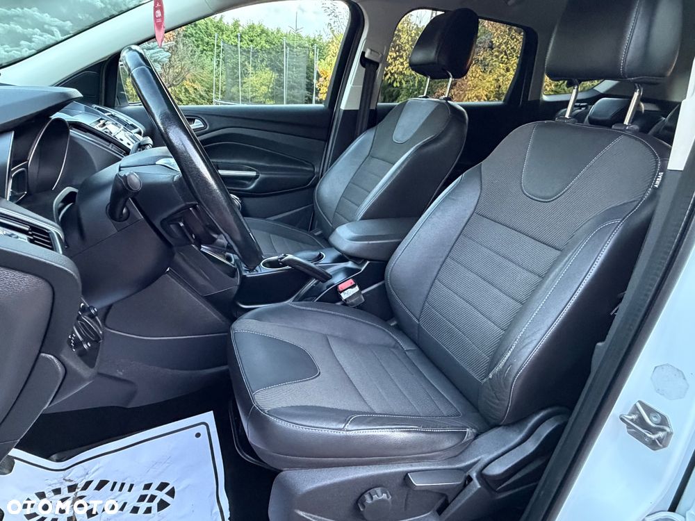 Ford Kuga 2.0 TDCi 2x4 Titanium - 33