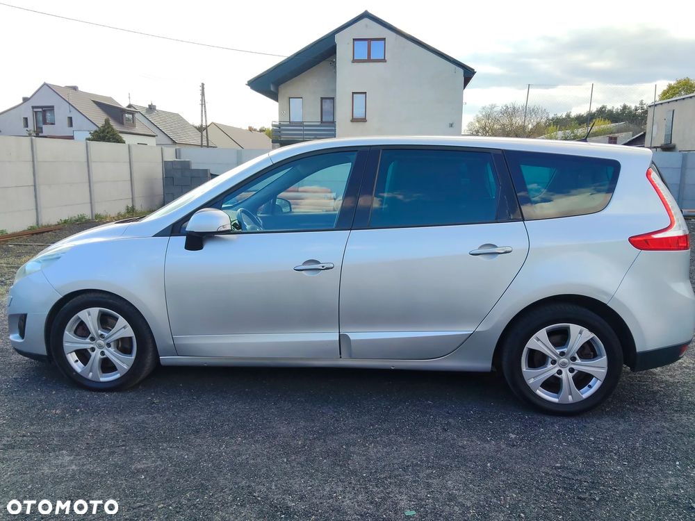 Renault Grand Scenic dCi 150 FAP Dynamique - 8