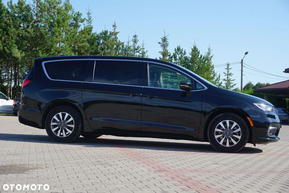 Chrysler Pacifica - 4