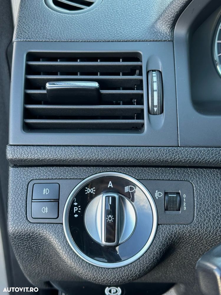 Mercedes-Benz C 180 CGI Automatik BlueEFFICIENCY Avantgarde - 25