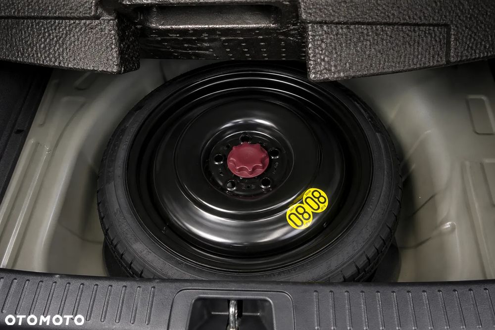 Toyota Corolla 1.8 Hybrid Comfort - 13