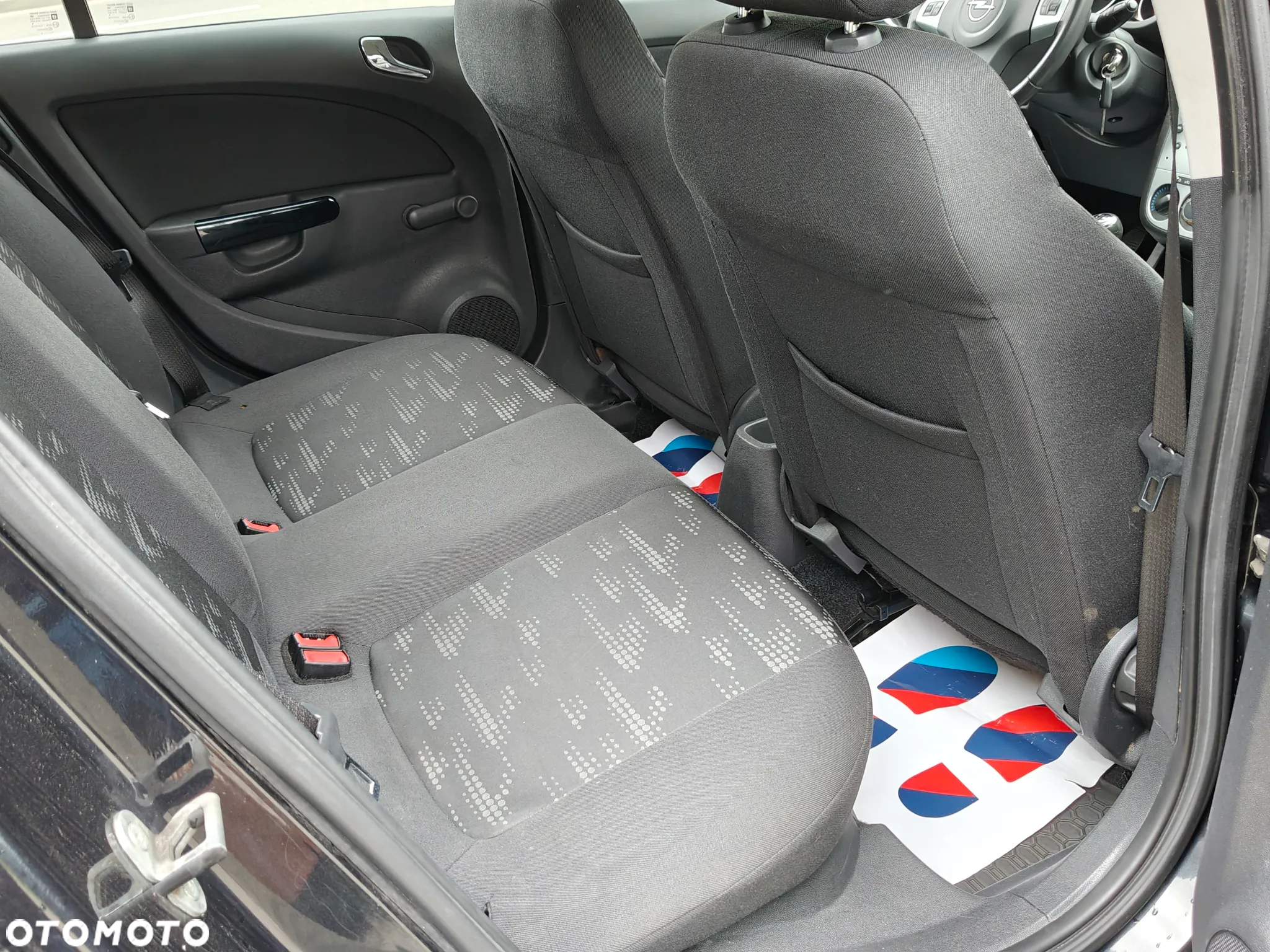 Opel Corsa 1.4 16V Cosmo - 8