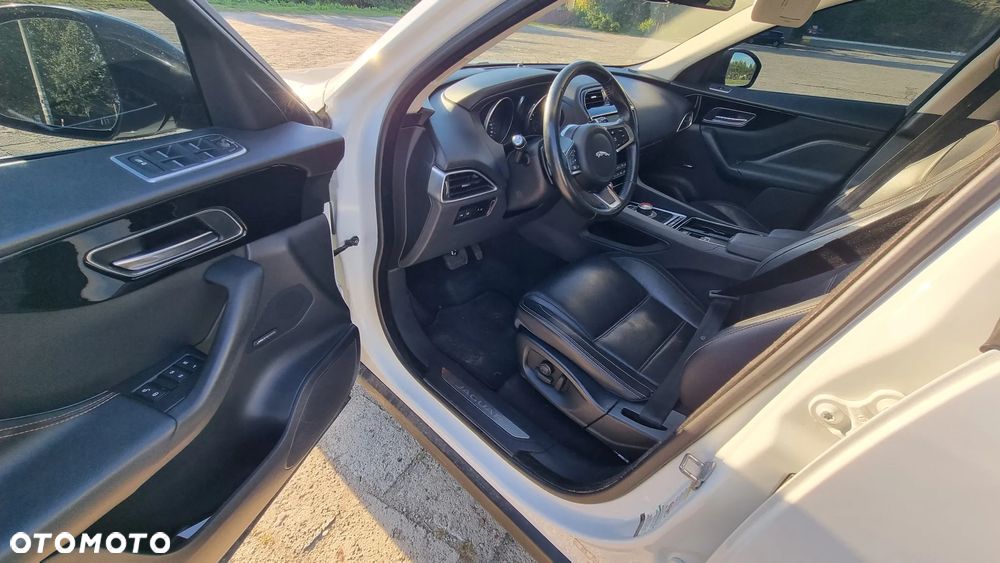 Jaguar F-Pace 2.0 i4D AWD R-Sport - 8