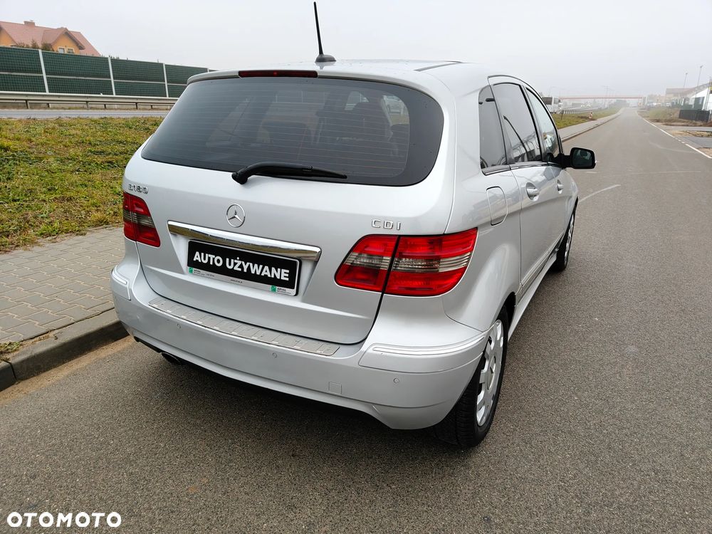 Mercedes-Benz Klasa B 180 CDI Special Edition - 31