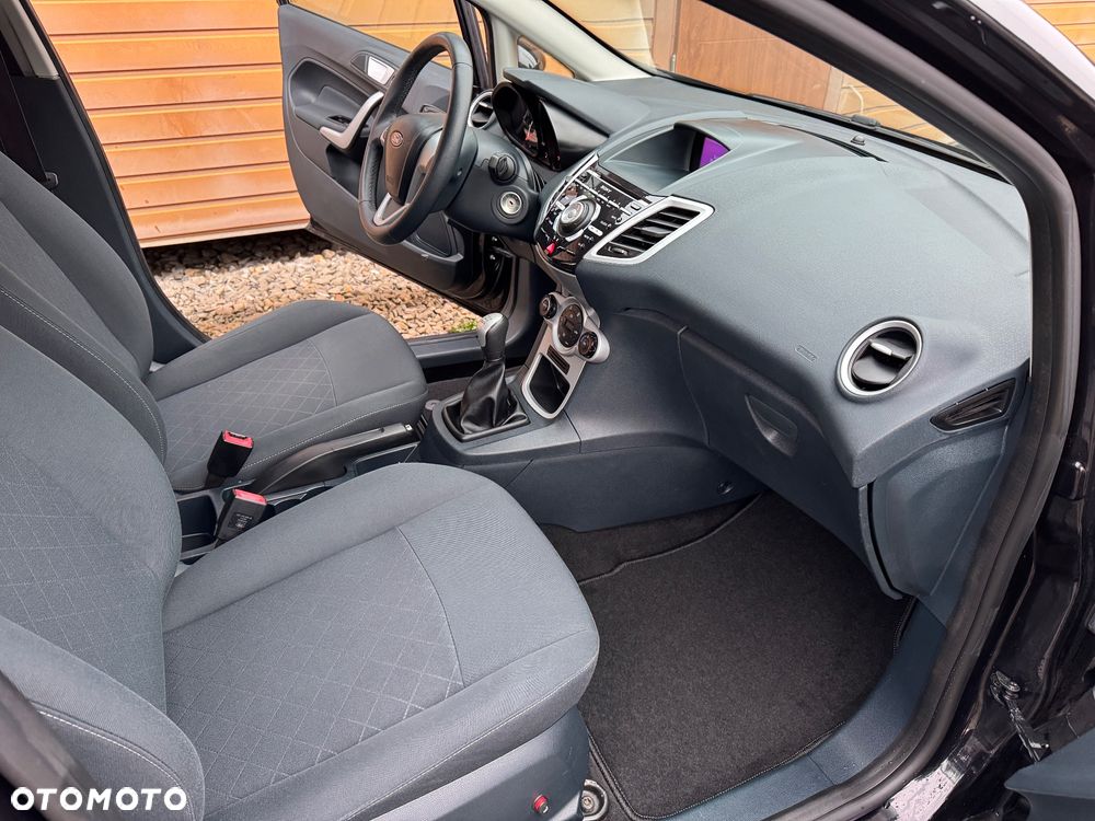 Ford Fiesta 1.4 Champions Edition - 9
