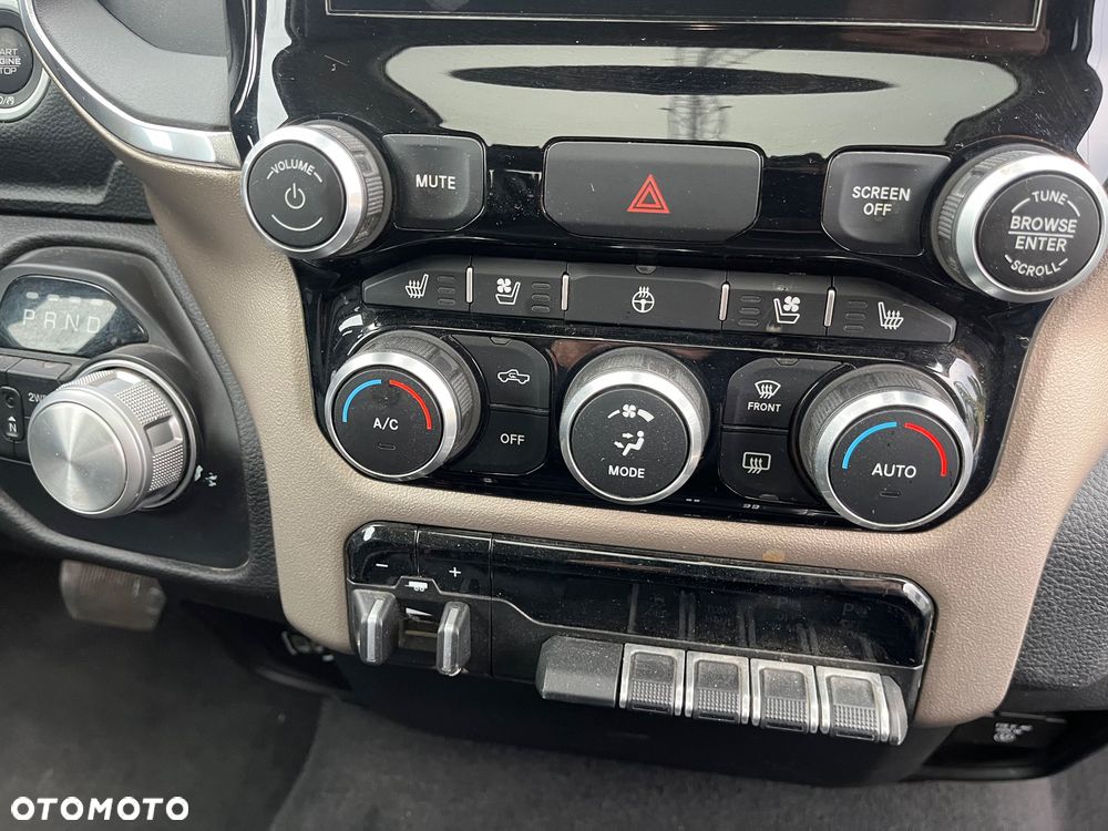 RAM 1500 5.7 Quad Cab Laramie - 15