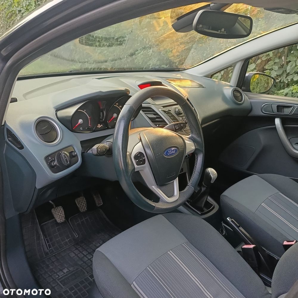 Ford Fiesta - 8