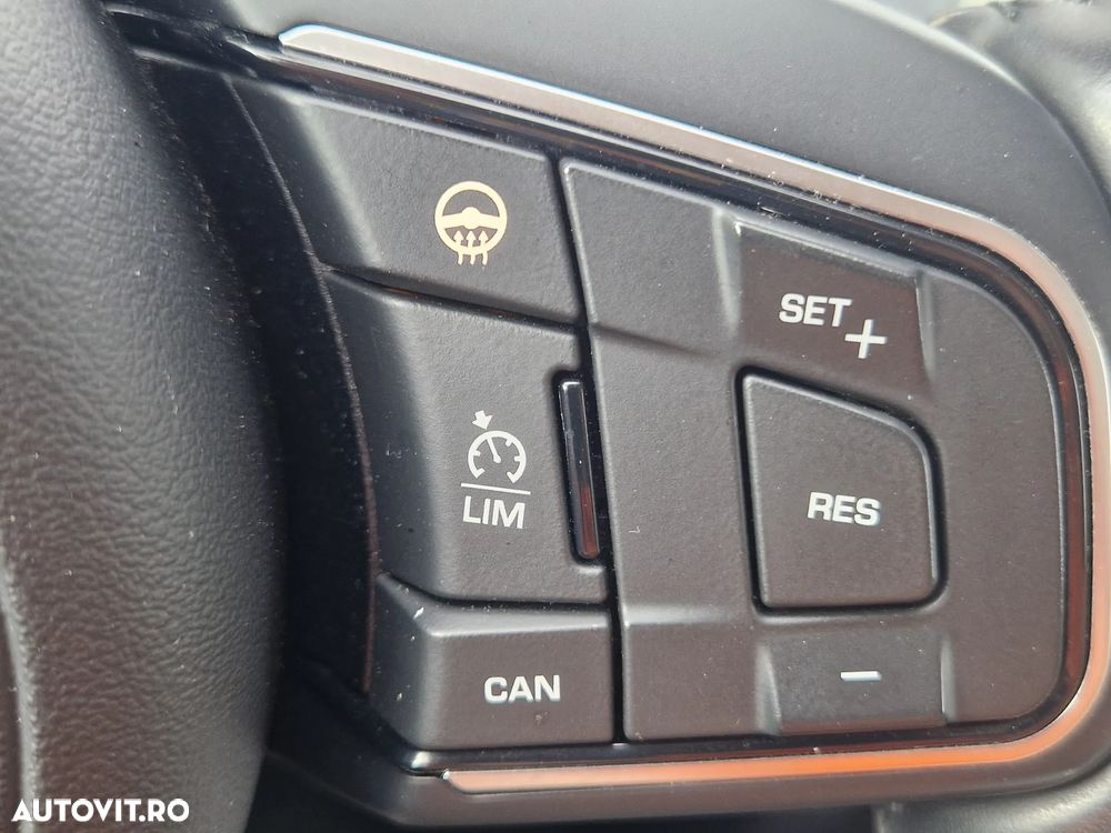 Jaguar E-Pace D150 AWD Base - 25