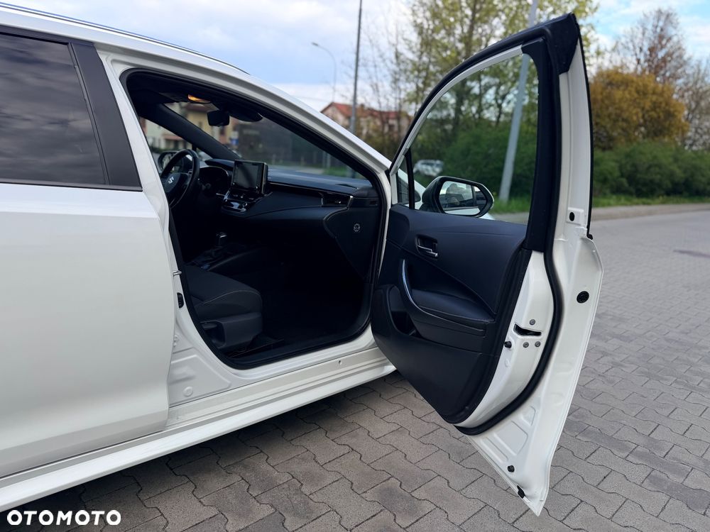 Toyota Corolla 1.8 Hybrid Comfort - 17