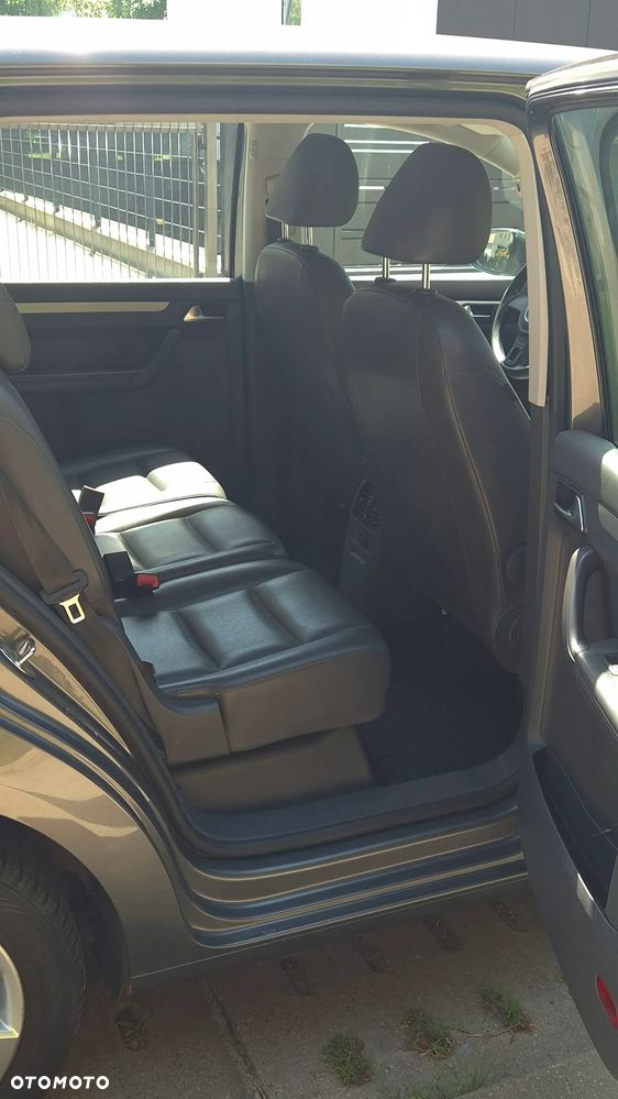 Volkswagen Touran 1.6 TDI DPF Trendline DSG - 6