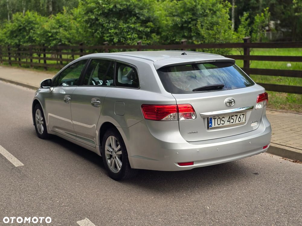 Toyota Avensis 2.0 D-4D Premium - 17