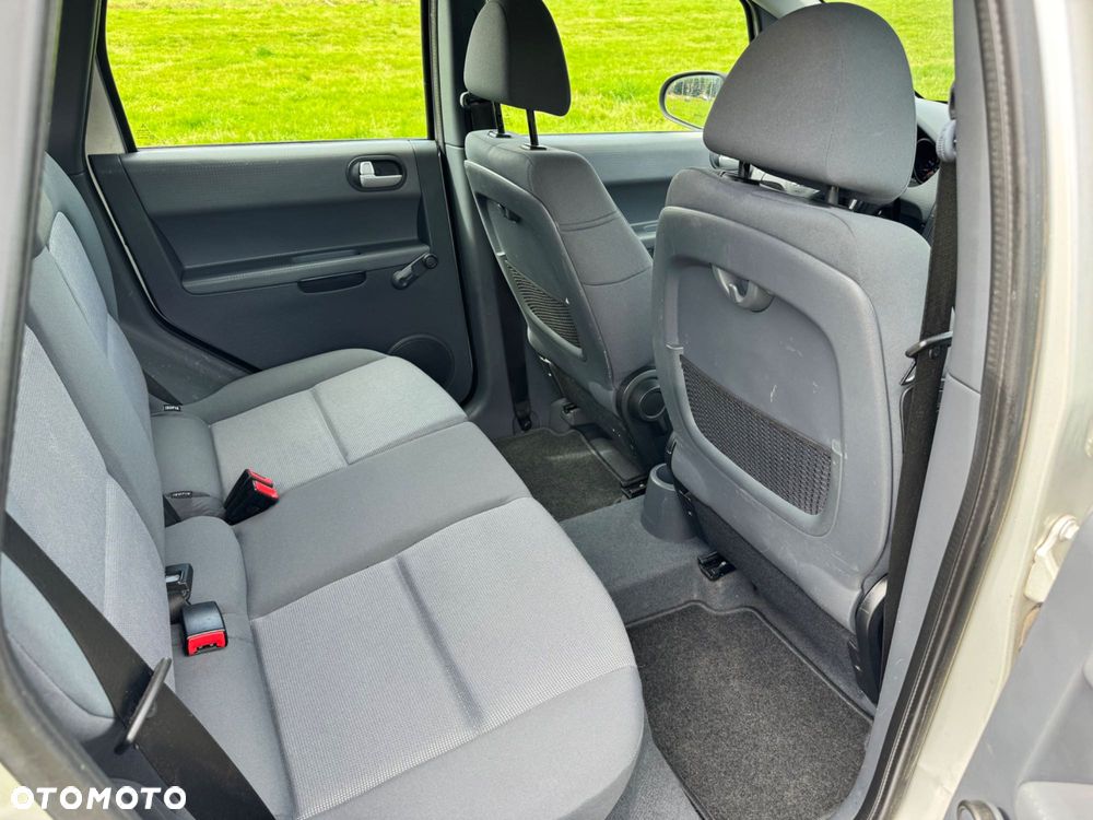 Mitsubishi Colt - 6