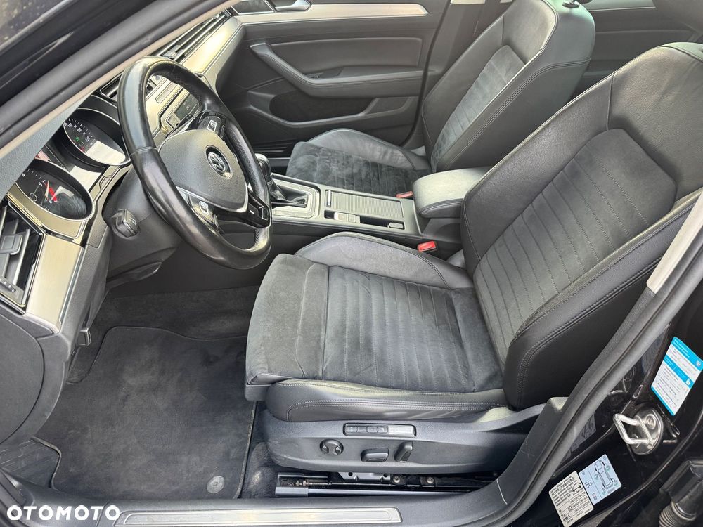 Volkswagen Passat 2.0 TDI SCR DSG Highline - 18