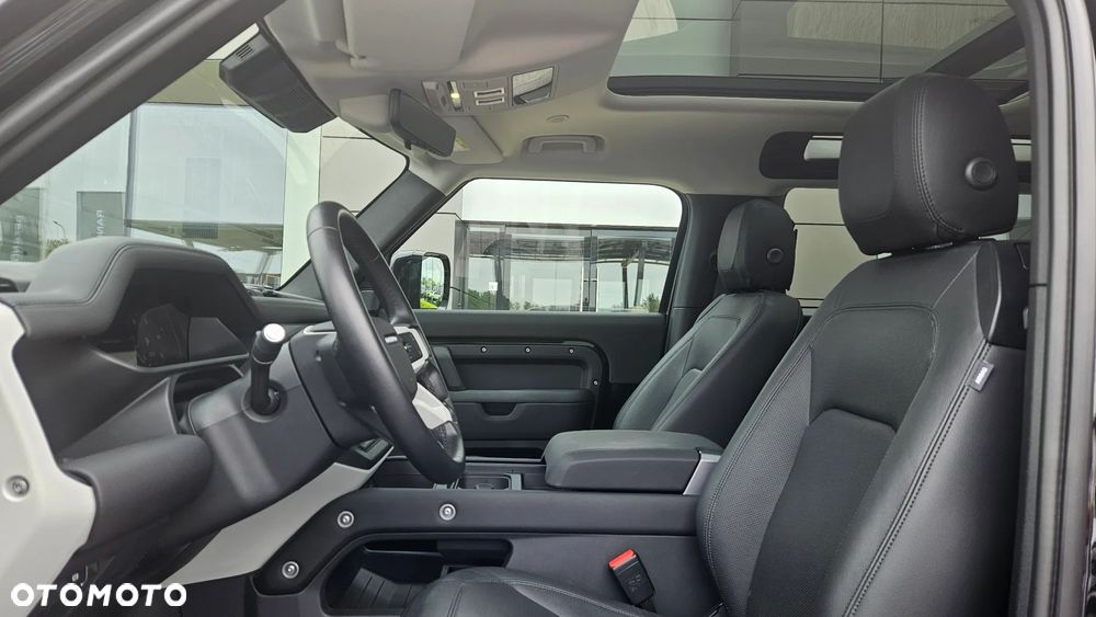Land Rover Defender - 6
