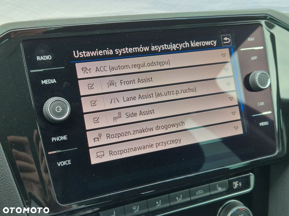 Volkswagen Passat 2.0 TSI Business DSG - 23