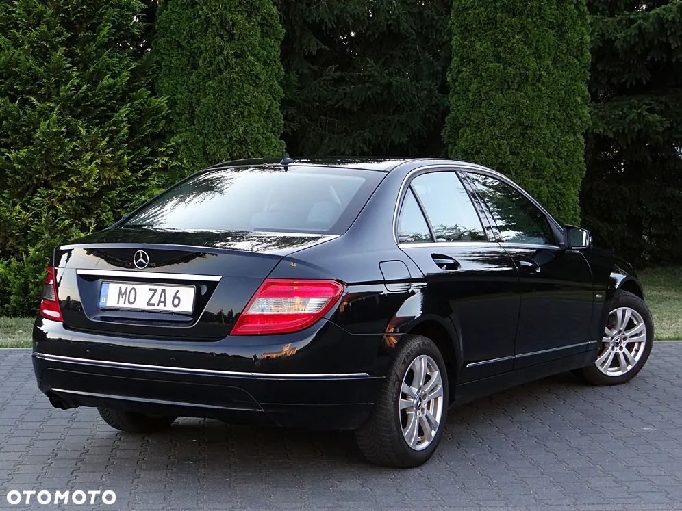 Mercedes-Benz Klasa C 180 Avantgarde Edition - 19