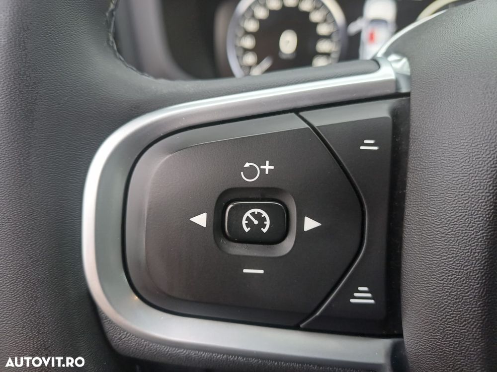 Volvo V60 B4 MHEV AT8 FWD Momentum Pro - 14