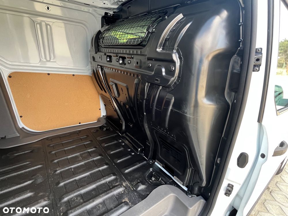 Ford Transit Connect - 19