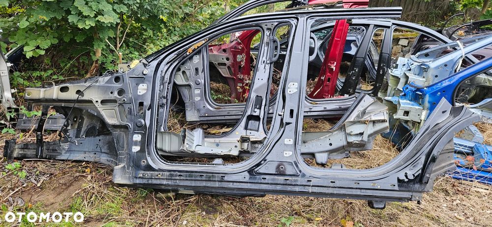 Dodge Durango III 2014- Ćwiartka przód lewy Ćwiartka przednia lewa Słupek Próg Podłużnica Fartuch błotnik tył bok lewy Szkielet KOLOR PXJ - 1