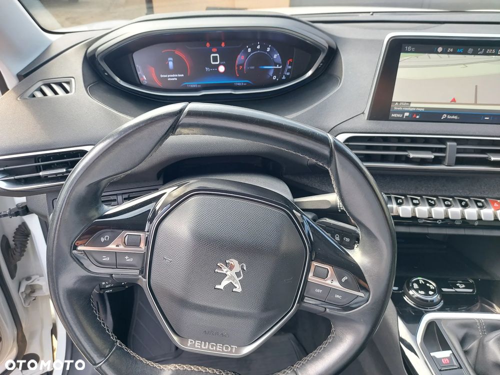 Peugeot 3008 1.2 PureTech Allure S&S - 25