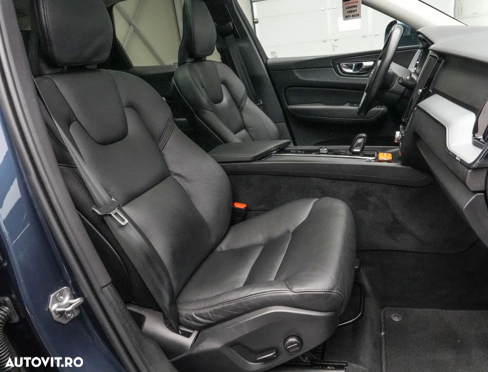 Volvo XC 60 T8 Twin Engine AWD Momentum Pro - 15