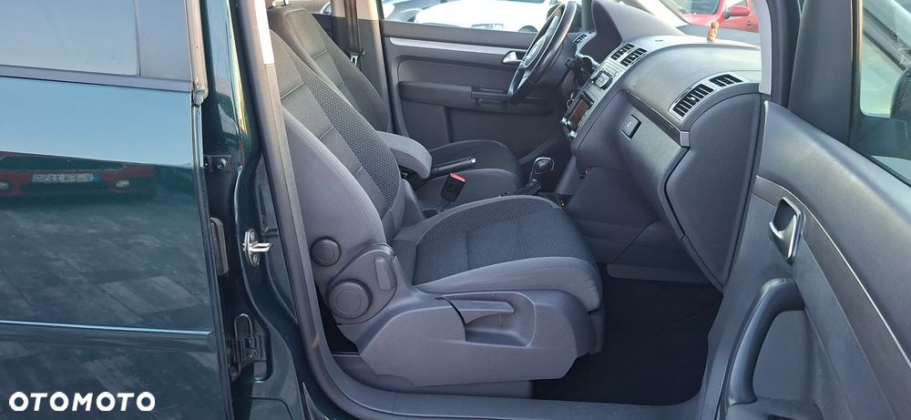 Volkswagen Touran 2.0 TDI DPF DSG Highline - 19