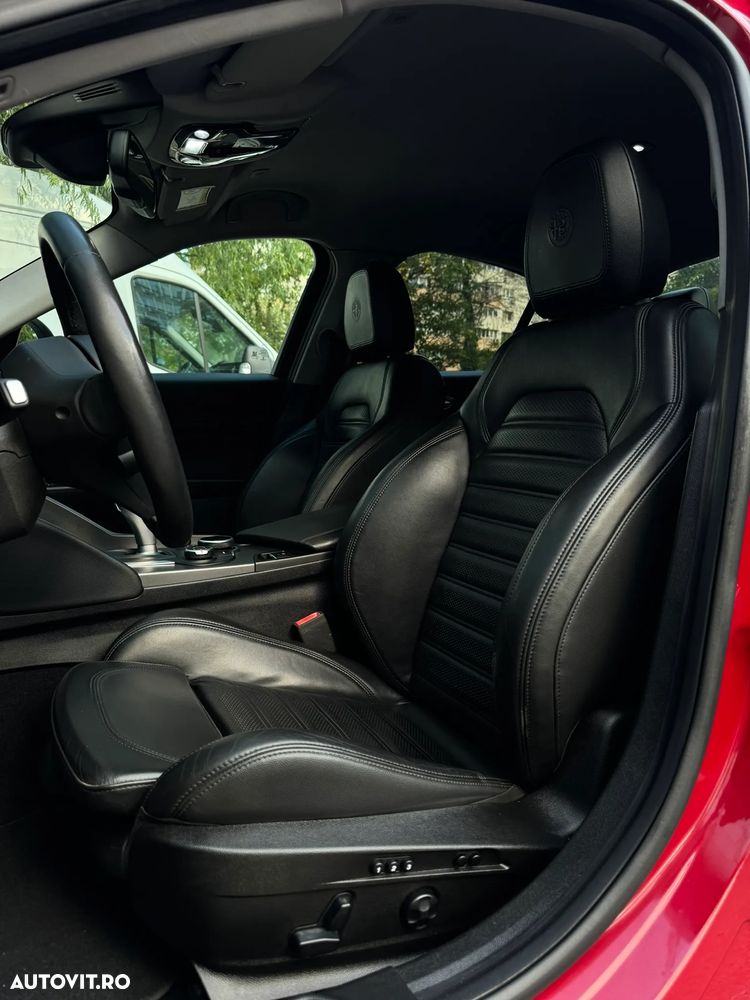 Alfa Romeo Giulia 2.0 Turbo AWD AT8 Veloce - 13