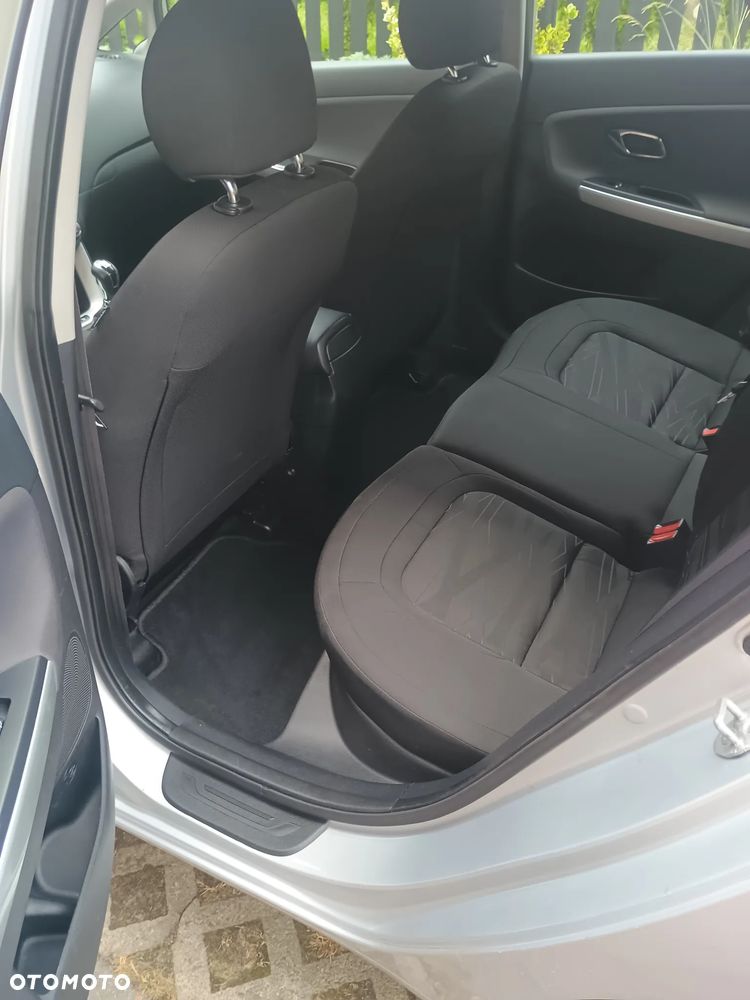 Kia Ceed 1.6 CRDi 136 ISG Dream Team Edition - 9