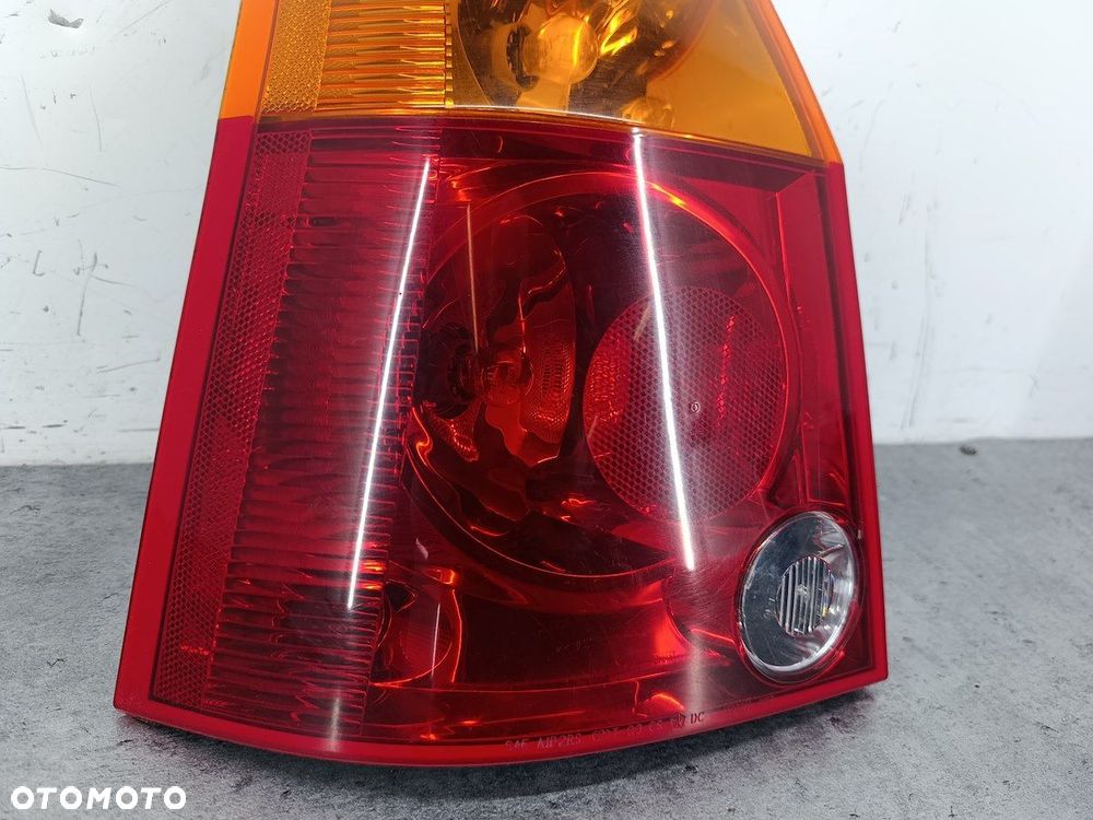 LAMPA TYLNA LEWA CHRYSLER PACIFICA I - 3