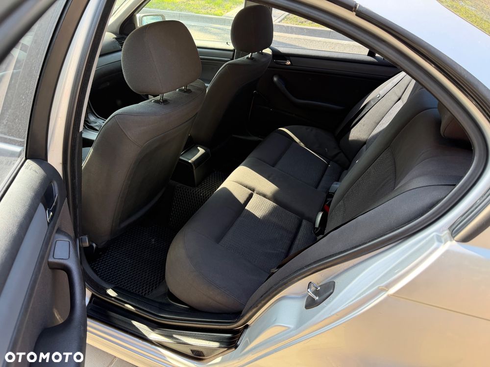 BMW Seria 3 - 23