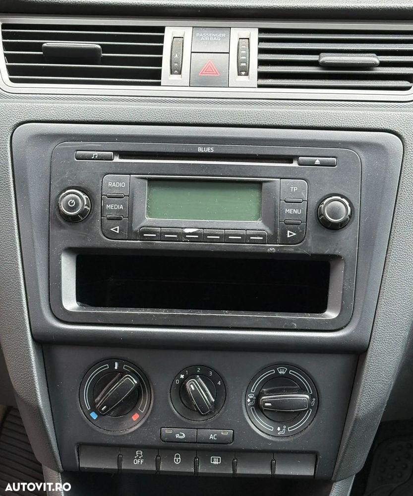 Skoda RAPID 1.2 MPI Active - 11