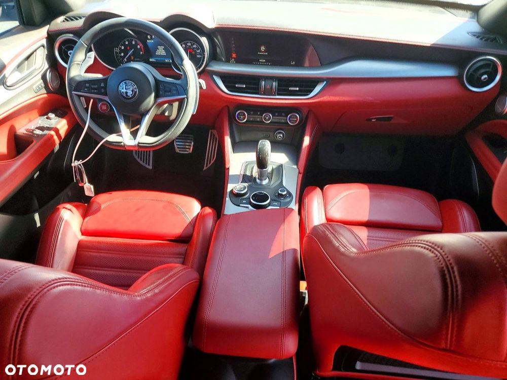 Alfa Romeo Stelvio 2.0 Turbo 16V AT8-Q4 Ti - 9
