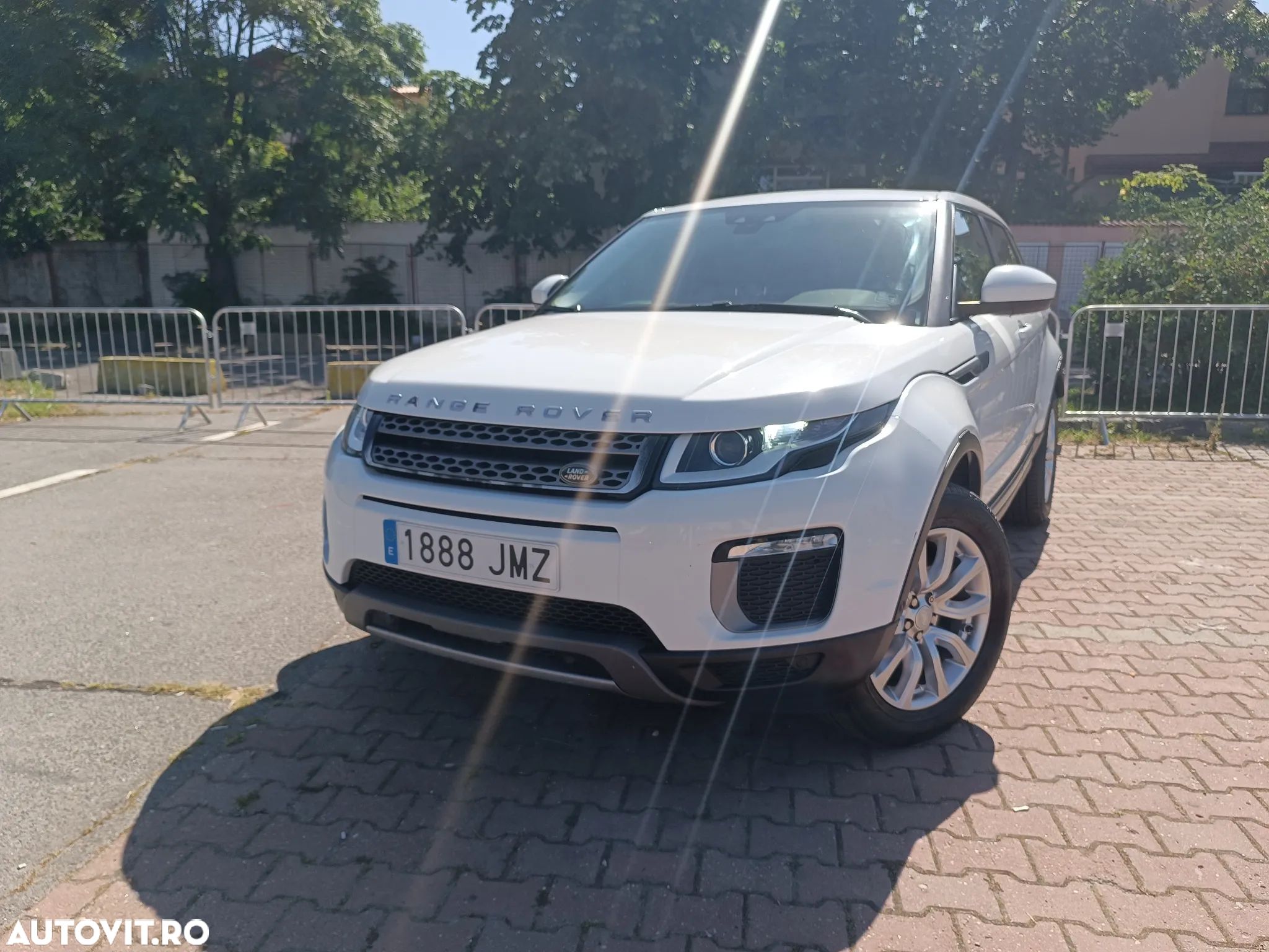 Land Rover Range Rover Evoque - 1