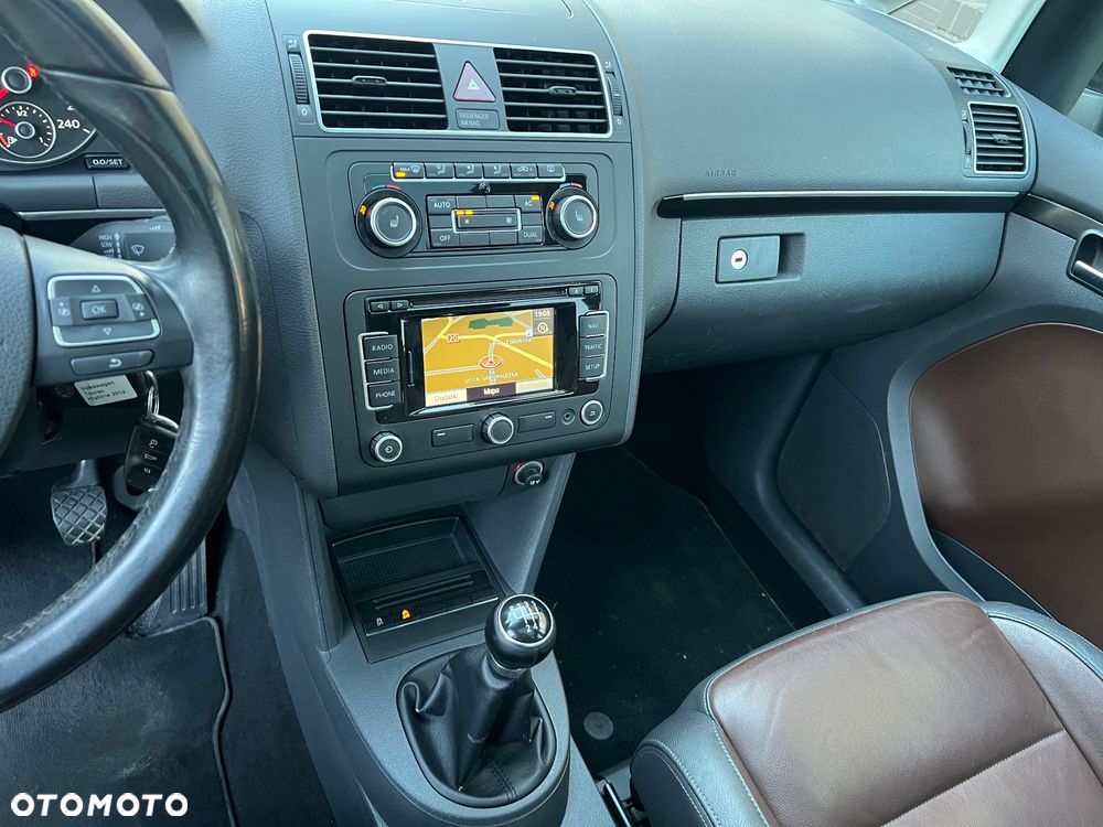 Volkswagen Touran 1.6 TDI DPF BlueMotion Technology Highline - 15